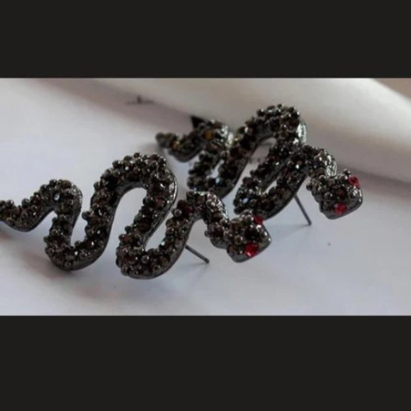 Punk Long Black Snake Earrings Jewelry Ear Stud Handmade Crystal Stud Earrings - Picture 6 of 8